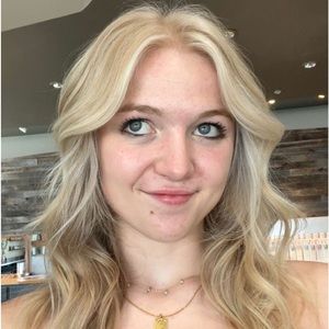 Meet your Posher, Ella